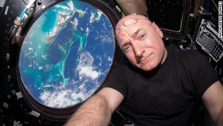 Ex-astronaut backs off Twitter war with head of Russian Space Agency 