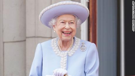 What we know about Queen Elizabeth II's health after she withdrew from the Jubilee Thanksgiving service 
