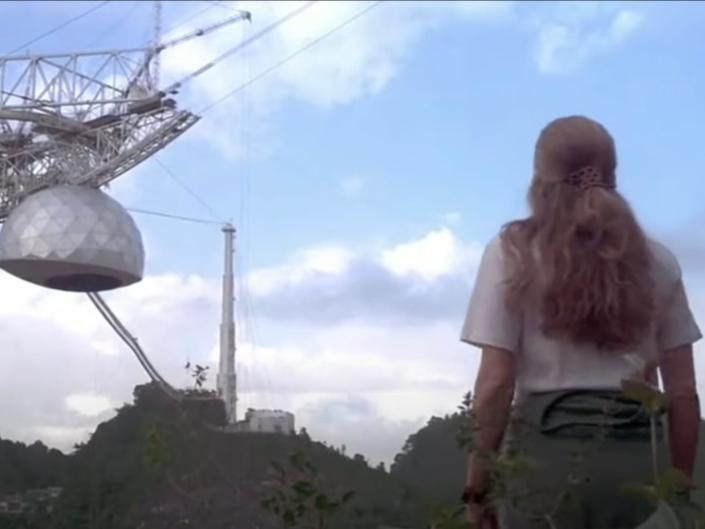 Screenshot of Jimmy Foster from the movie ";  Contact & quot;  Looking at the Arecibo . Observatory
